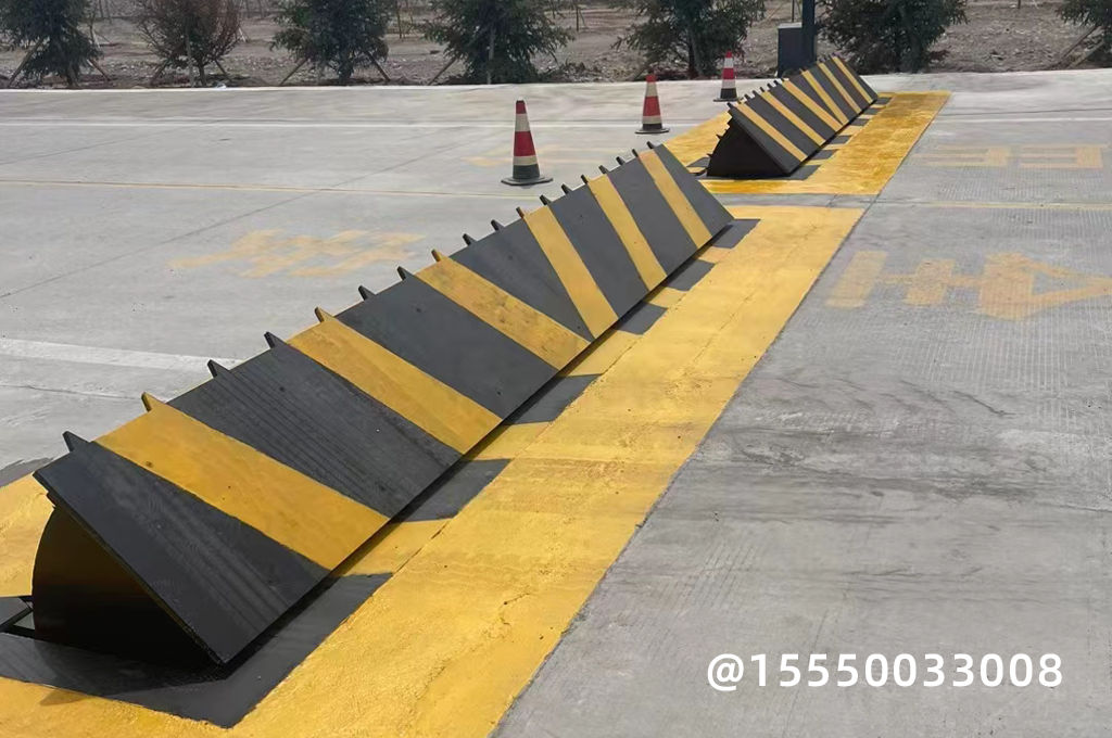 村道限速路障機(jī)(圖1)