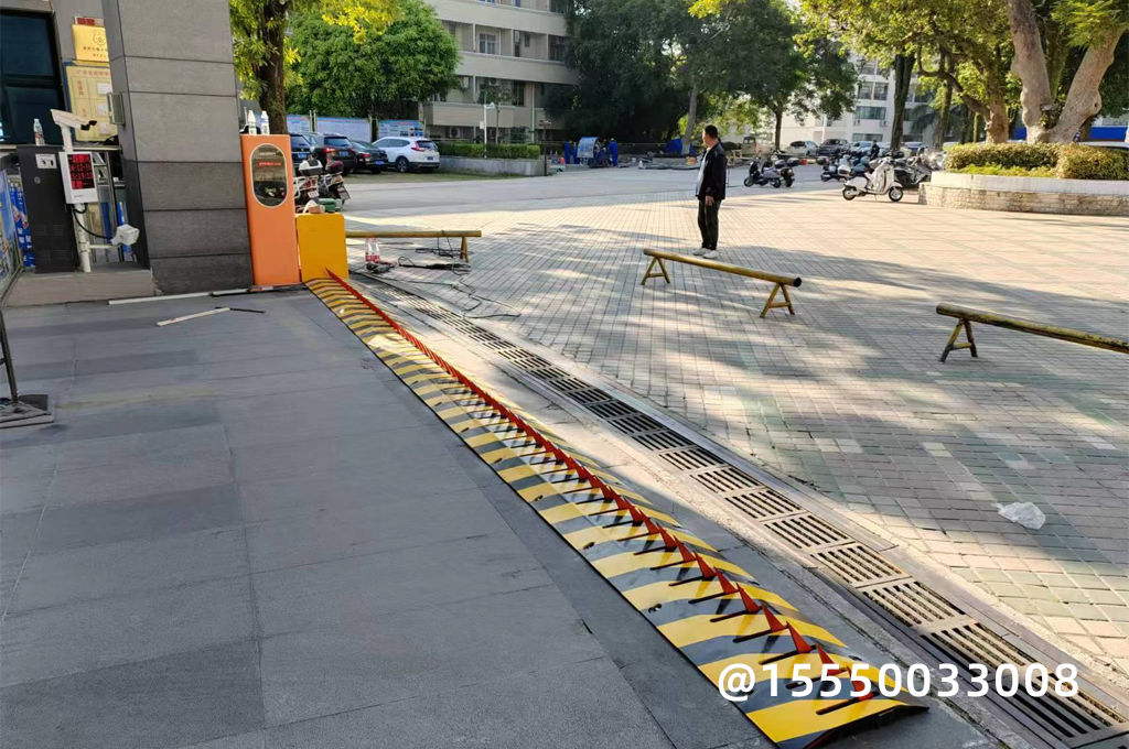 發(fā)電廠高壓加熱器單向破胎器(圖1) 發(fā)電廠高壓加熱器單向破胎器(圖1)